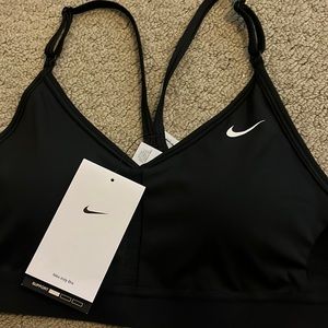 NWT NIKE SPORTSBRA SIZE M